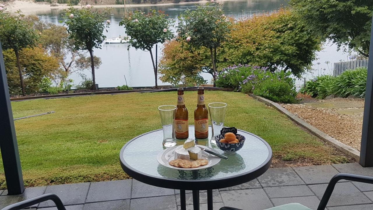Lewi Waters Bed & Breakfast Lewisham Bagian luar foto