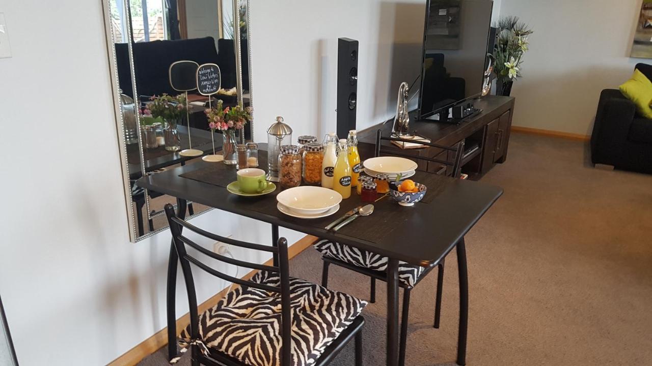 Lewi Waters Bed & Breakfast Lewisham Bagian luar foto