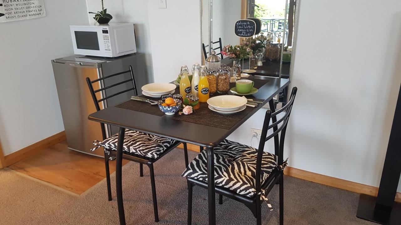 Lewi Waters Bed & Breakfast Lewisham Bagian luar foto
