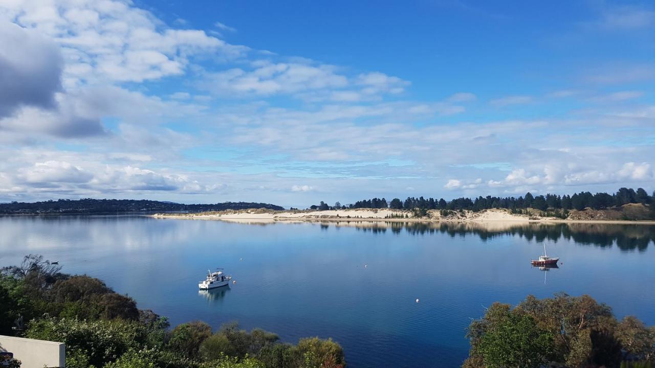 Lewi Waters Bed & Breakfast Lewisham Bagian luar foto