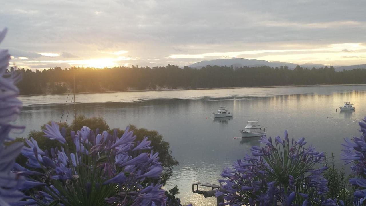 Lewi Waters Bed & Breakfast Lewisham Bagian luar foto