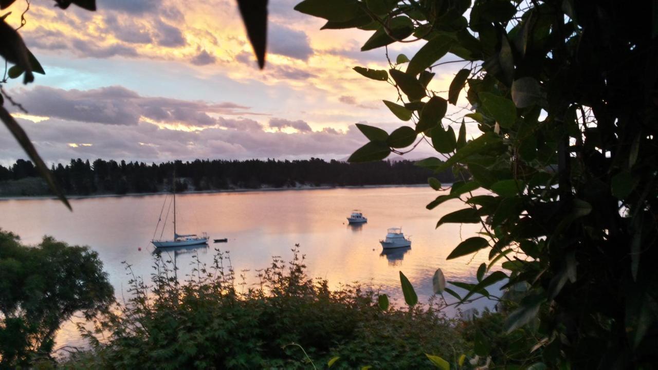 Lewi Waters Bed & Breakfast Lewisham Bagian luar foto
